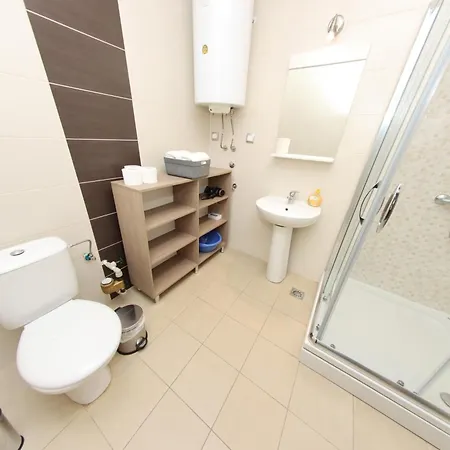 Luxury - With Balcony 12 And 12a Apartment *