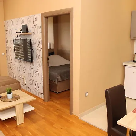 Luxury - With Balcony 12 And 12a Apartment *