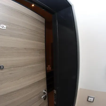Luxury - With Balcony 12 And 12a Apartment Skopje