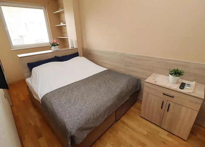 Luxury - With Balcony 12 And 12a