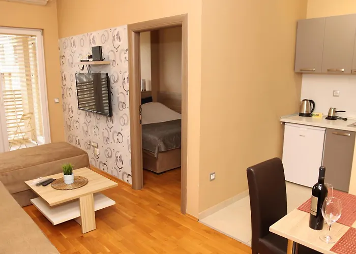 Luxury - With Balcony 12 And 12a דירה *