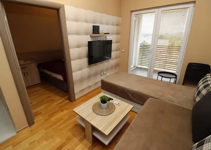 Luxury - With Balcony 12 And 12a Apartment *