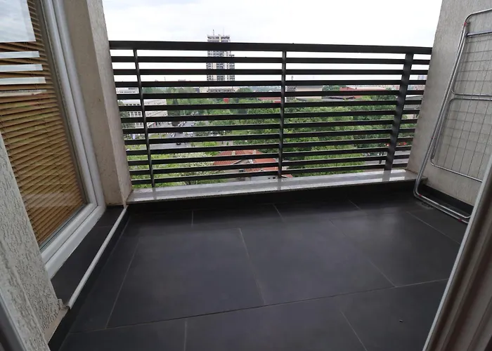 Luxury - With Balcony 12 And 12a * סקופיה