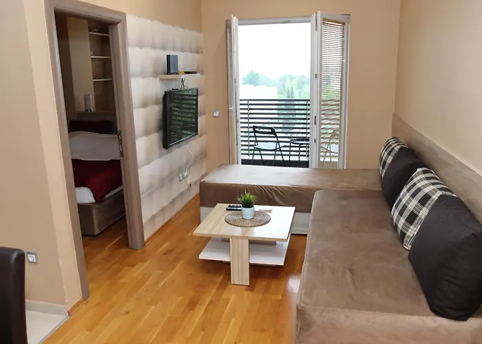 דירה Luxury - With Balcony 12 And 12a *